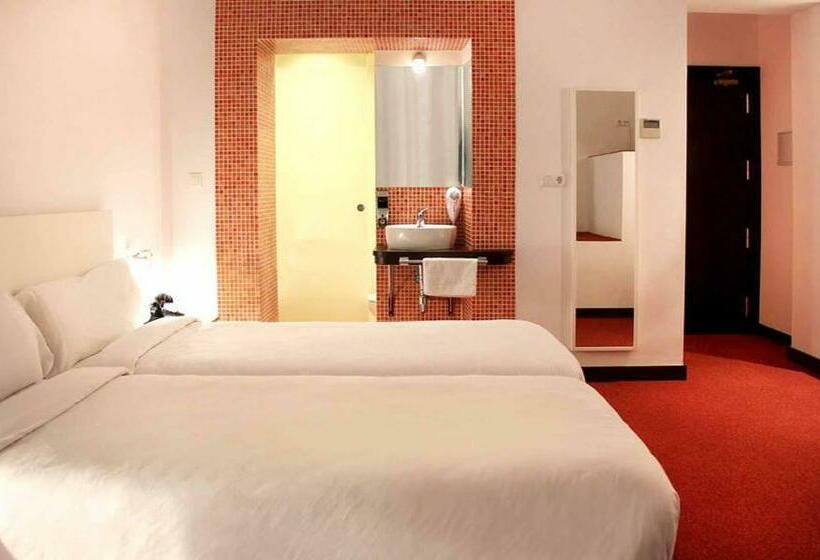 اتاق استاندارد, Casual Ilbira Granada