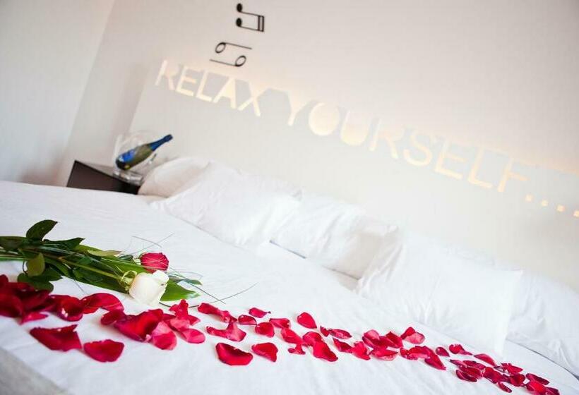 اتاق استاندارد, Casual Ilbira Granada