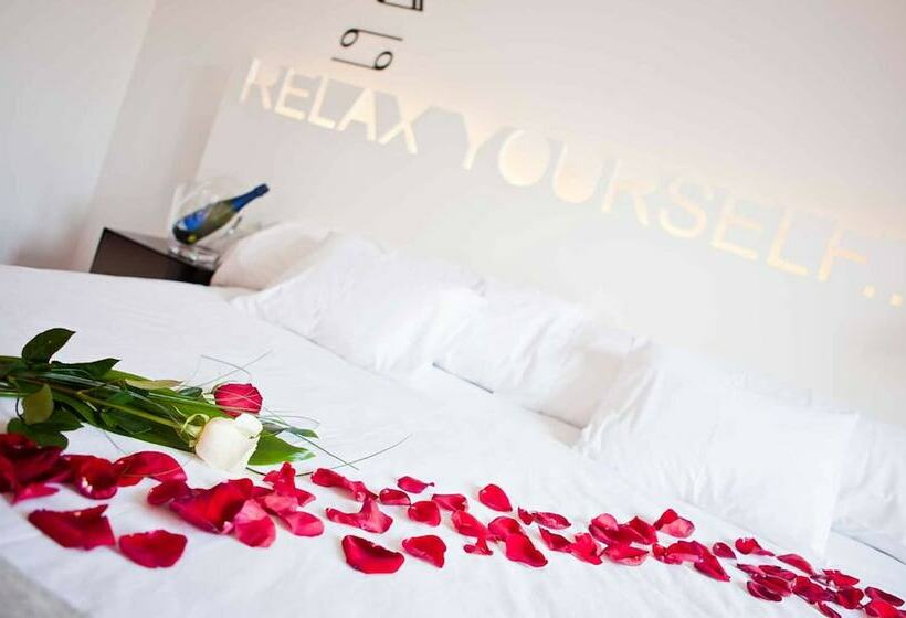 اتاق استاندارد سه نفره, Casual Ilbira Granada