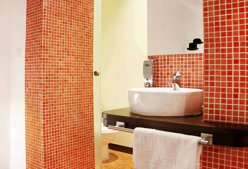 اتاق استاندارد سه نفره, Casual Ilbira Granada