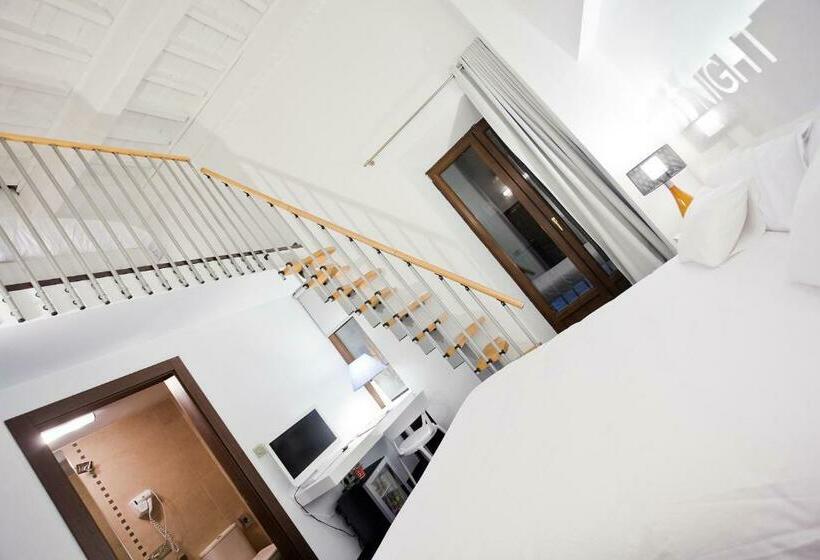 اتاق دوبلکس, Casual Ilbira Granada