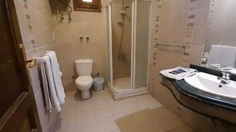 اتاق استاندارد سه نفره, Oricana