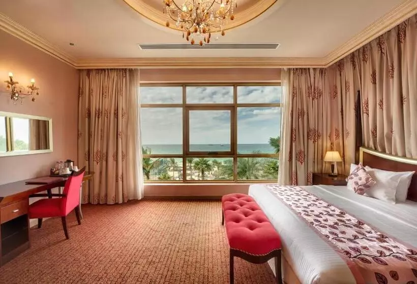 オーシャンビュージュニアスイート, Sahara Beach Resort & Spa