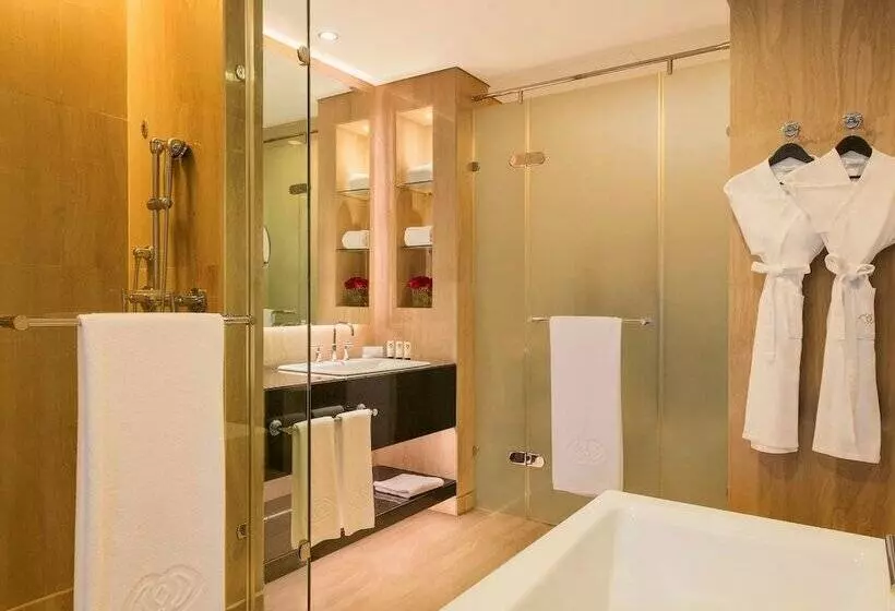 オーシャンビューデラックスルーム, Sofitel Abu Dhabi Corniche
