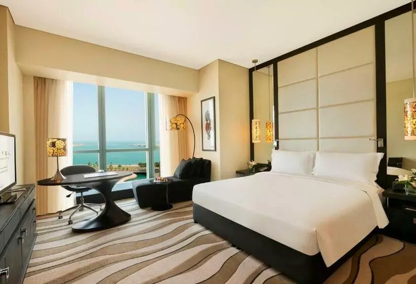 キングサイズベッドのクラブルーム, Sofitel Abu Dhabi Corniche