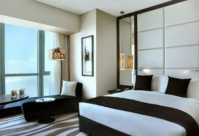 キングサイズベッドのクラブルーム, Sofitel Abu Dhabi Corniche