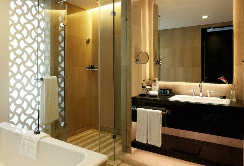 Номер Клуб Вид на Море, Sofitel Abu Dhabi Corniche