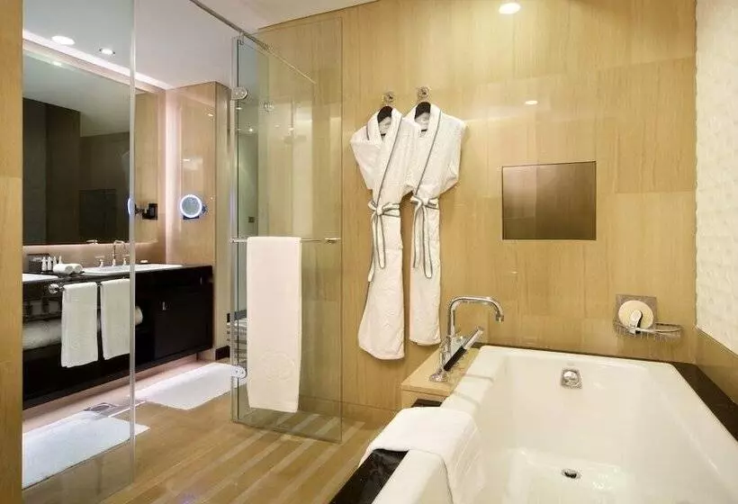 クラブスイート, Sofitel Abu Dhabi Corniche