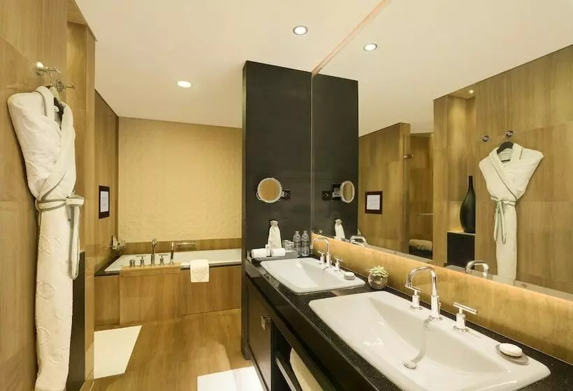 クラブスイート, Sofitel Abu Dhabi Corniche