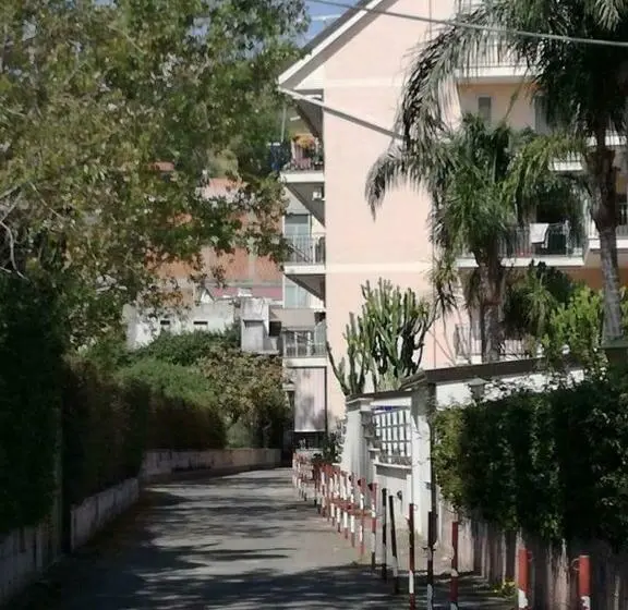 バルコニー付き１ベッドルームアパートメント, Bouganville Residence