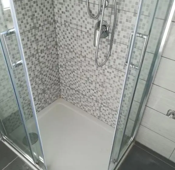 バルコニー付き１ベッドルームアパートメント, Bouganville Residence