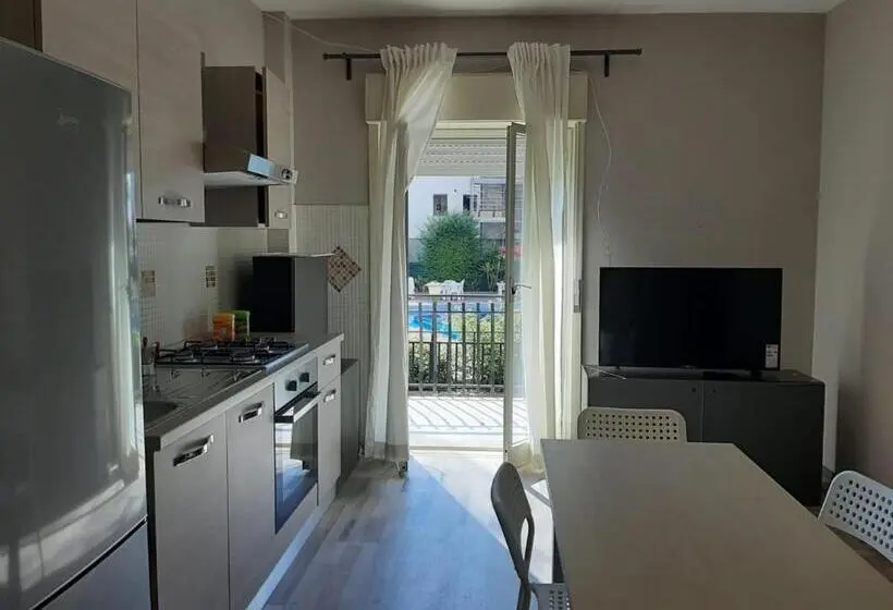 プールの見える１ベッドルームアパートメント, Bouganville Residence