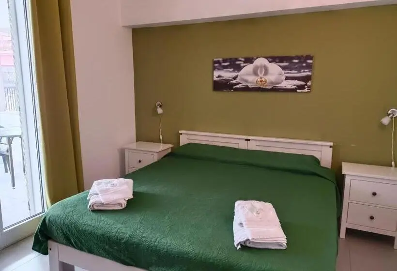 キングサイズベッドのスタンダードルーム, Colori Della Sicilia Guest House