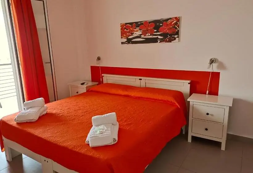 キングサイズベッドのスタンダードルーム, Colori Della Sicilia Guest House