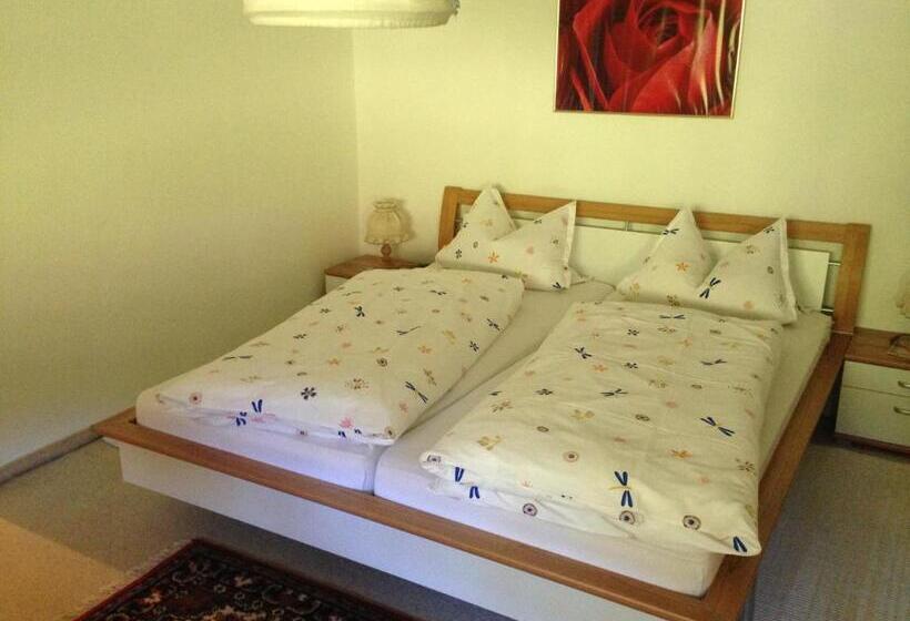 דירת חדר, Café Pension Bernreutehof