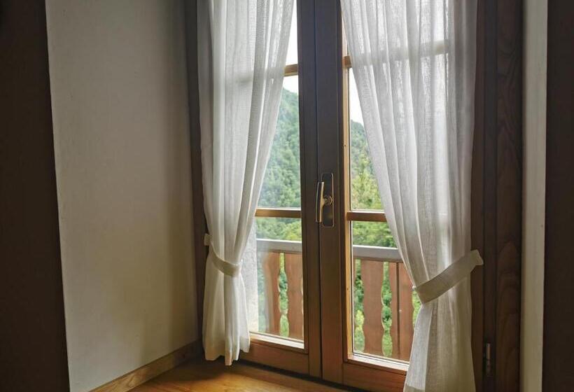 غرفة ديلوكس مطلة على الجبل, La Tana Del Tasso Rooms&breakfast