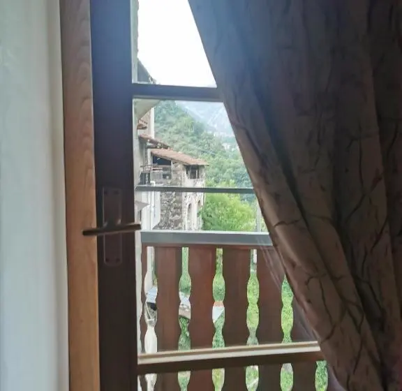 バルコニー付きデラックスルーム, La Tana Del Tasso Rooms&breakfast