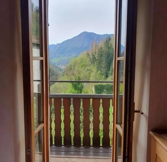 バルコニー付きスタンダードルーム, La Tana Del Tasso Rooms&breakfast