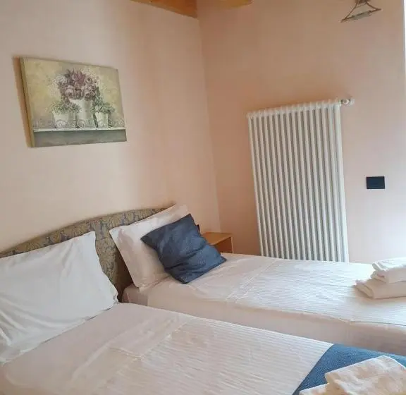 バルコニー付きスタンダードルーム, La Tana Del Tasso Rooms&breakfast
