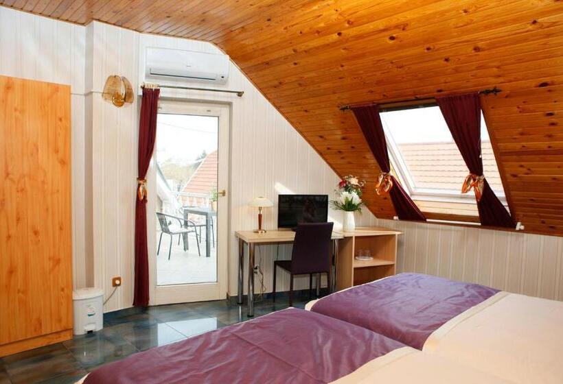 חדר סטנדרט עם מרפסת, Home Of Danube