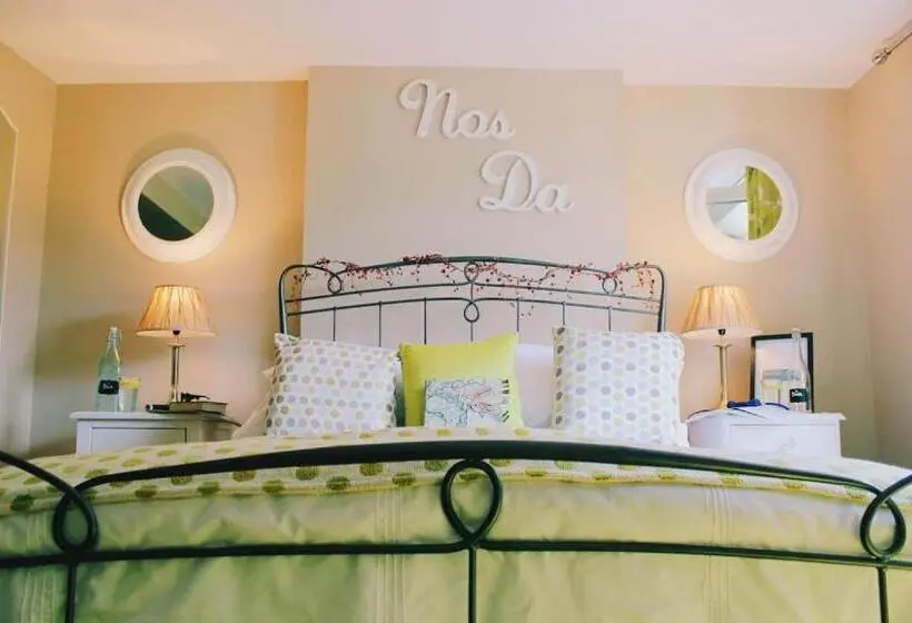 Deluxe-juniorsviitti, Glanmor Garden Apartment