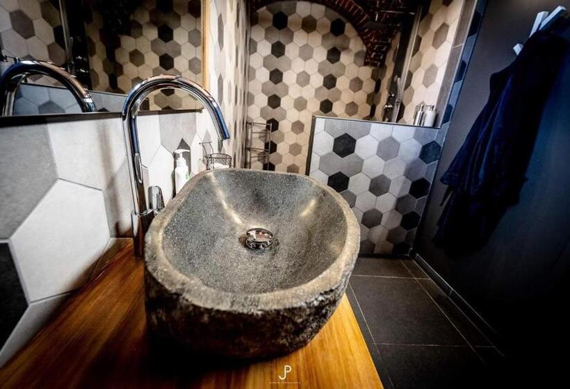 غرفة قياسية سرير كينج, La Belle étable