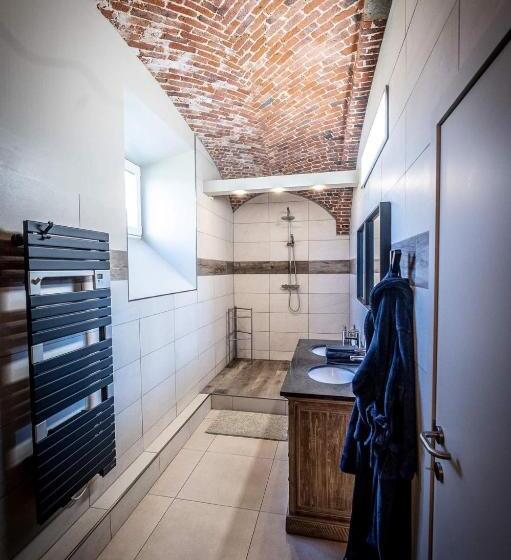 غرفة قياسية سرير كينج, La Belle étable