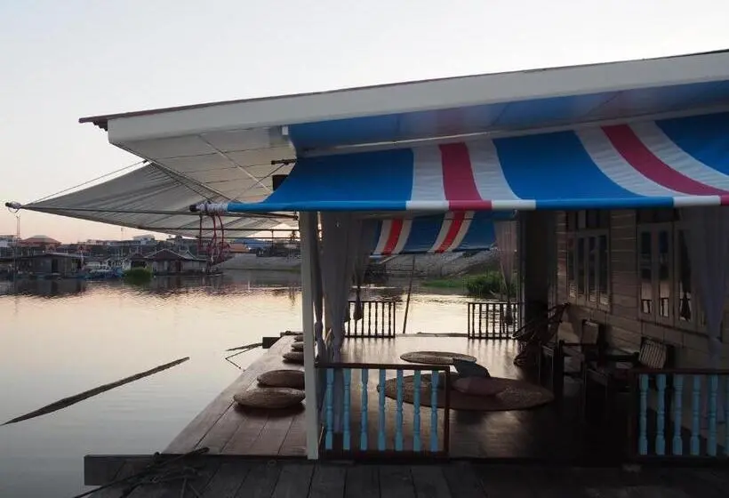 ファミリールーム, อยู่แพ Paestay อุทัยธานี