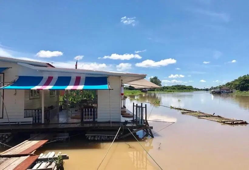 デラックスルーム, อยู่แพ Paestay อุทัยธานี