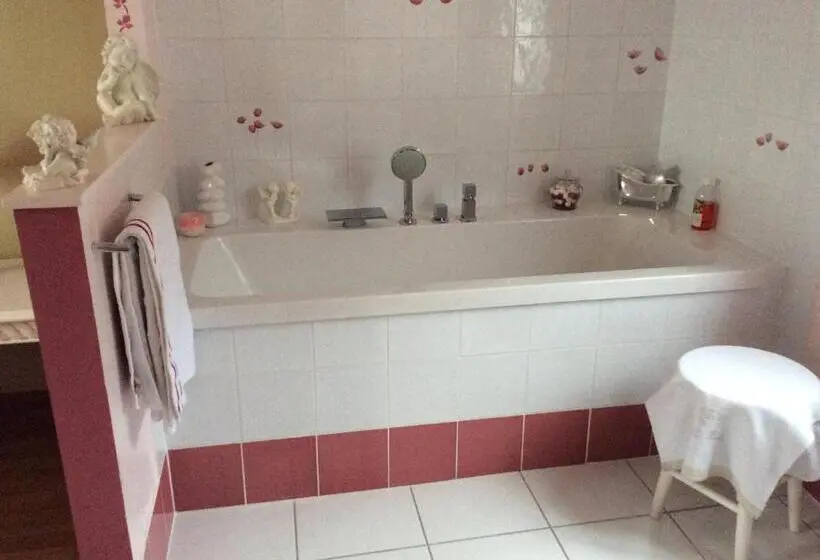 سوییت, Le Relais Du Bon Eure