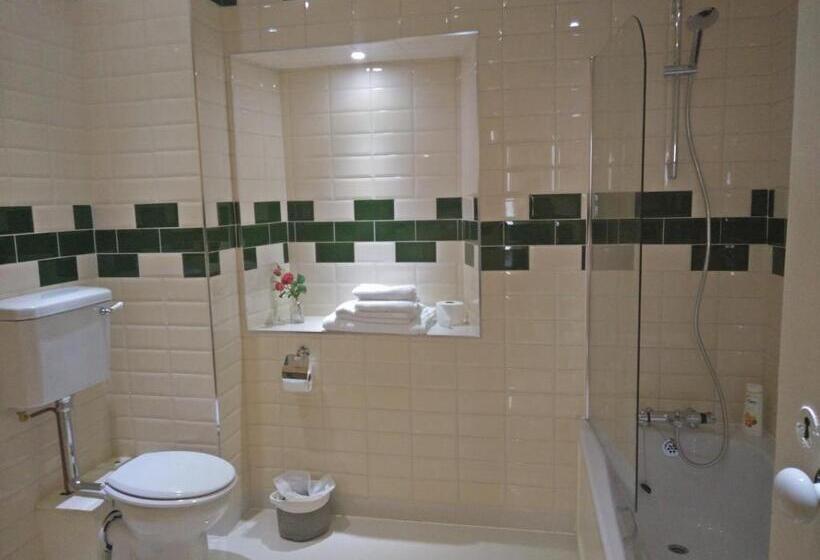 デラックスルーム, The Old Medical Hall