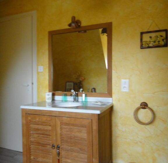 Suite, Le Tambourinet