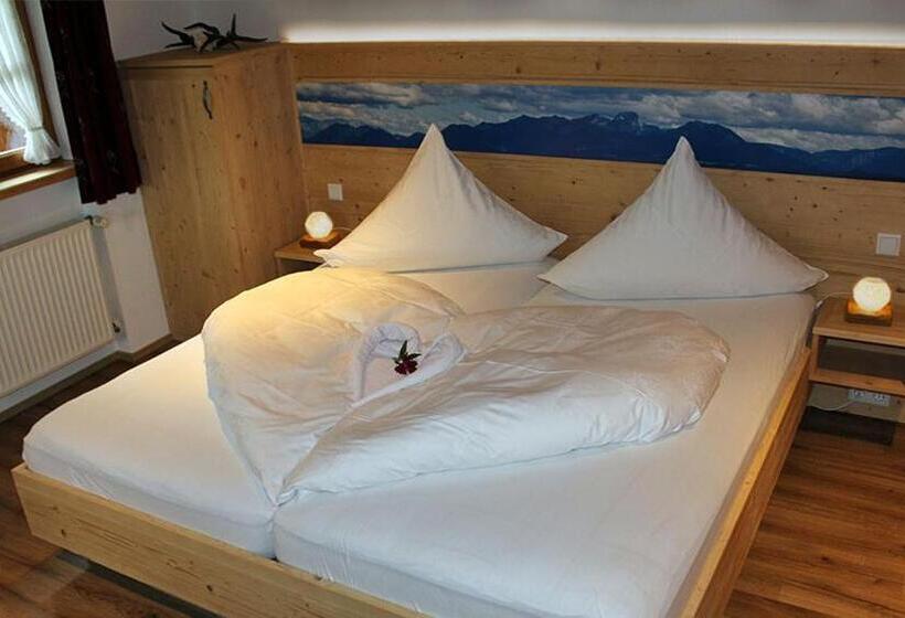 غرفة قياسية مزوَّدة بشُرفة, Pension Gerstenbrand