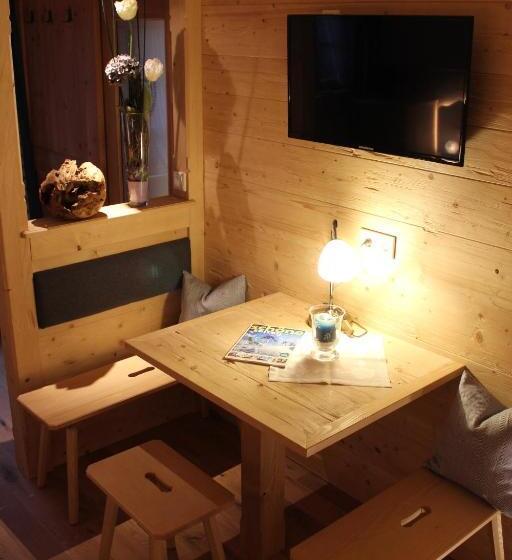 غرفة قياسية مزوَّدة بشُرفة, Pension Gerstenbrand