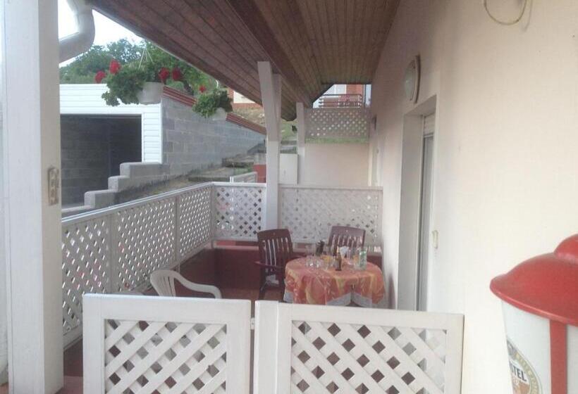 Номер Стандарт Трехместный, Pannon Panzió Restaurant