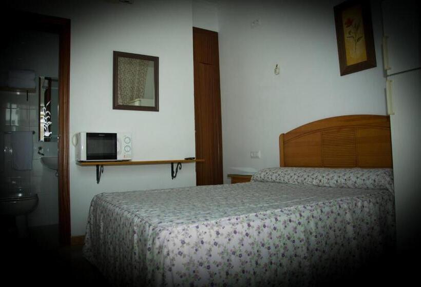 スタンダードルーム, Pensión Montero