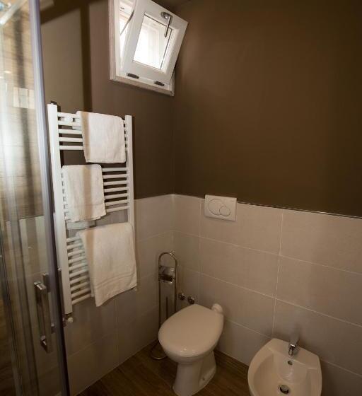 غرفة قياسية ثلاثية مزودة بشرفة, B&b Marco Polo 16