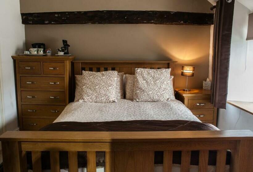 스탠다드 룸 더블 침대, The Smithy