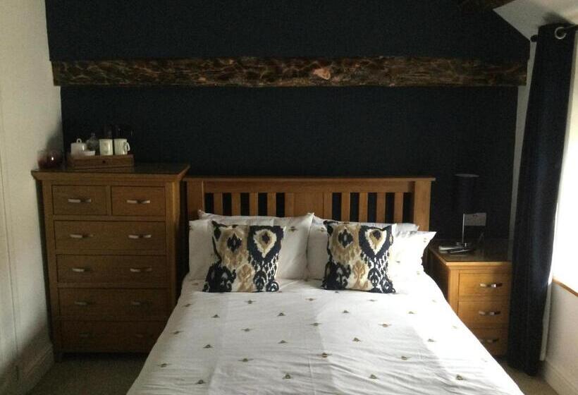 스탠다드 룸 더블 침대, The Smithy