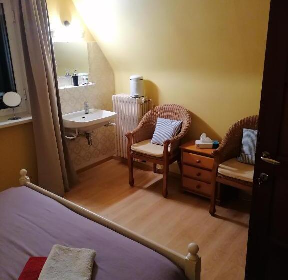 Quarto Economy, Villa Dm