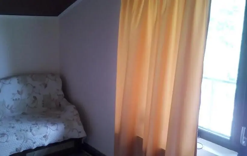 ファミリーステューディオ, Guest Rooms Voneshcha Voda