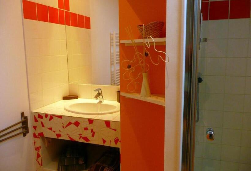 패밀리 룸, Domaine De La Cour Vautier