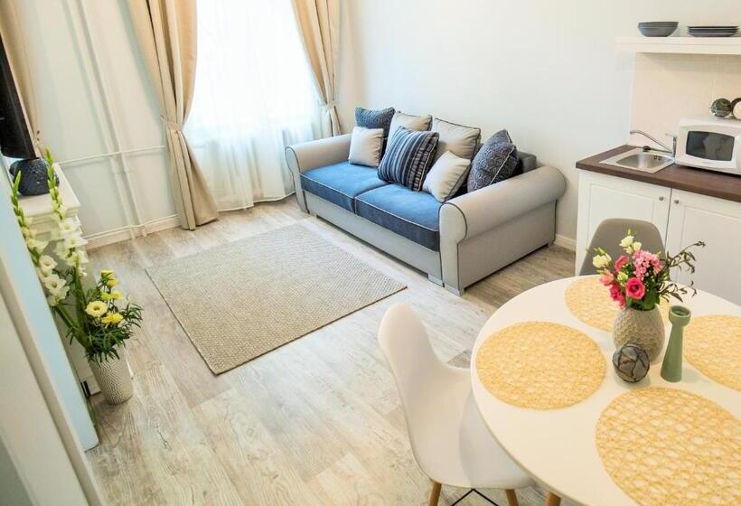 إستوديو ديلوكس, Eden Center Home