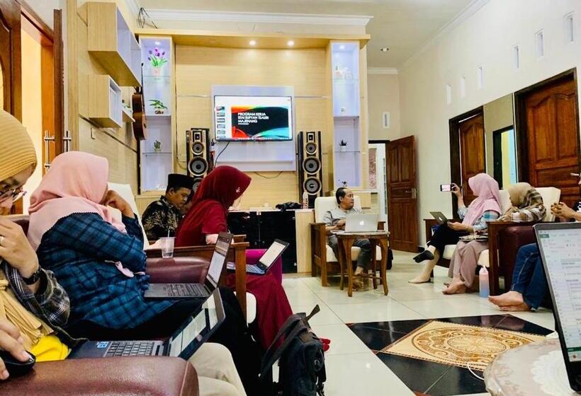 Enrumsvilla, Ahlen Pangandaran