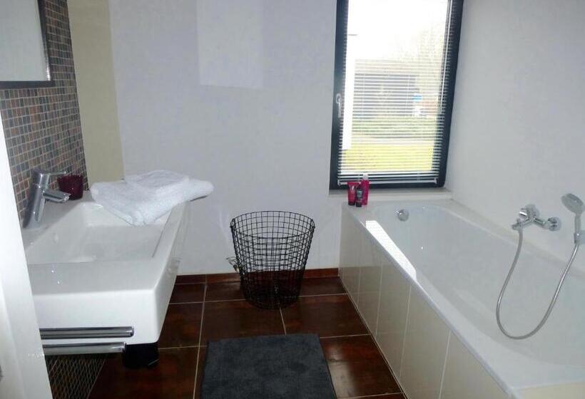 اتاق لوکس یک تخته, Avellano