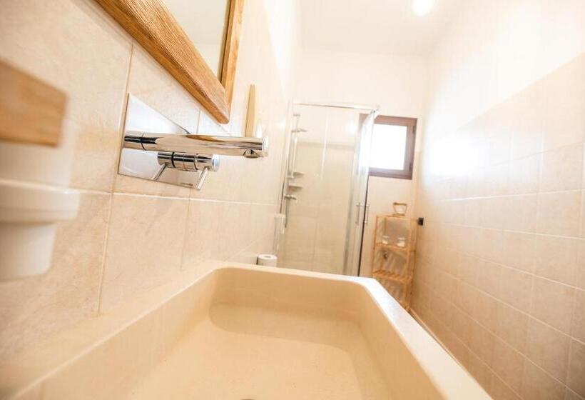 발코니가 있는 4인용 스탠다드 룸, Le Stanze Di Brando E Nico