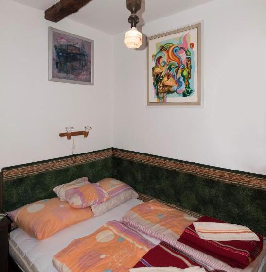 Номер Deluxe, Pataky Borporta