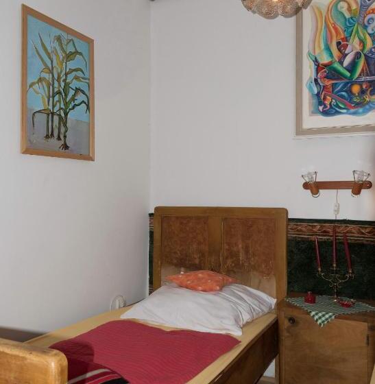 חדר דלוקס, Pataky Borporta