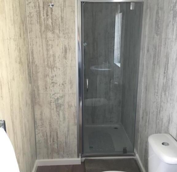 基本间, Highgate Inn