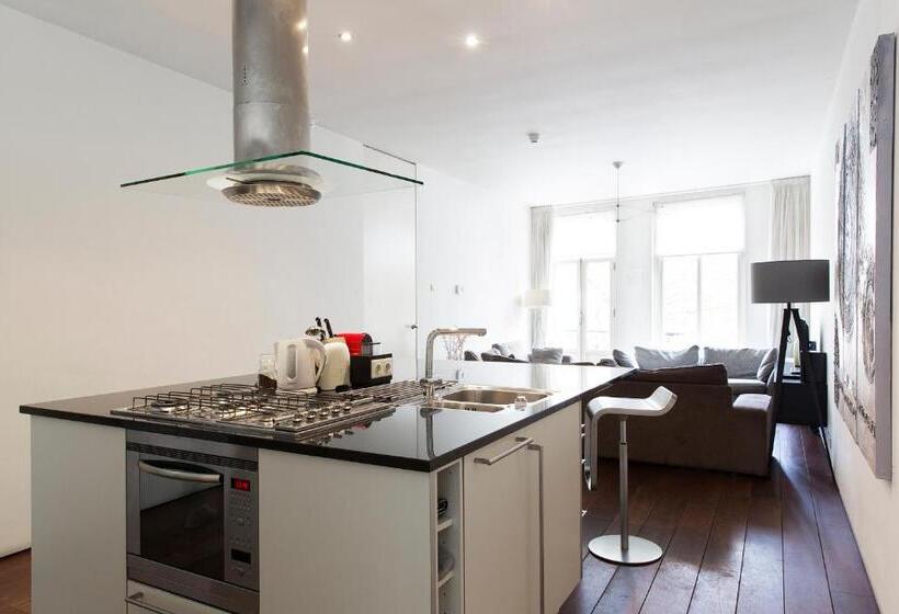 1ベッドルームのスーペリアアパートメント, Marnix Modern: Supercentral 8p